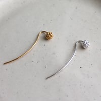 シロツメクサのピアス / White clover earrings