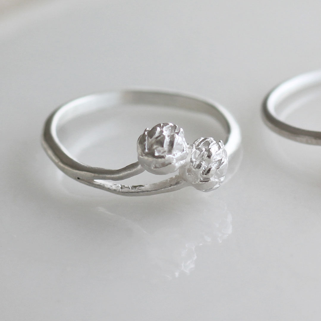 sv925 シロツメクサのリング［二輪タイプ］ | atelier mozu