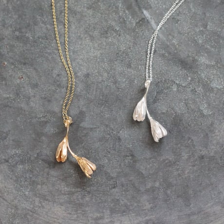 もうすぐひらくつぼみのネックレス / Necklace of a flower buds about to bloom