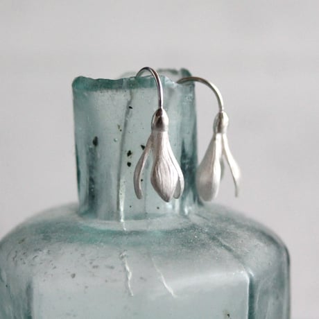 スノードロップのピアス / Snowdrop earrings