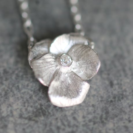 パンジーのネックレス / Pansy necklace