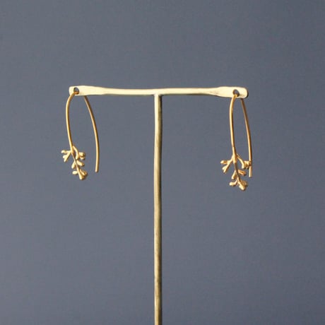 オリーブのつぼみのピアス / Olive buds earrings
