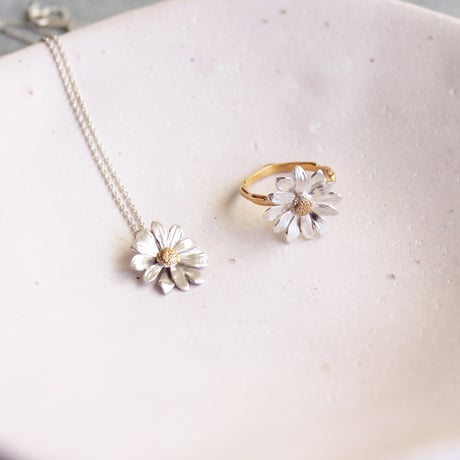 デイジーのネックレス / Daisy necklace