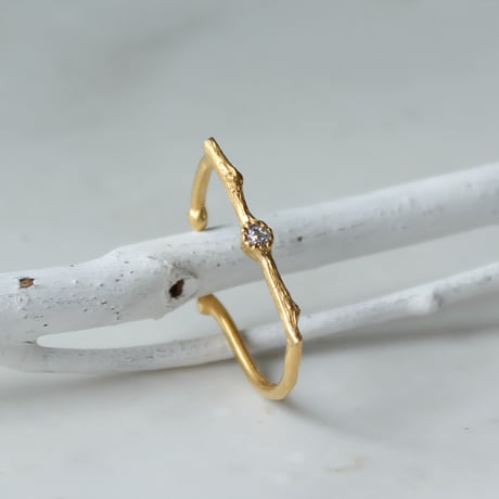 Branche stone ear cuff