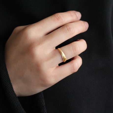フェザーのリング / Feather ring