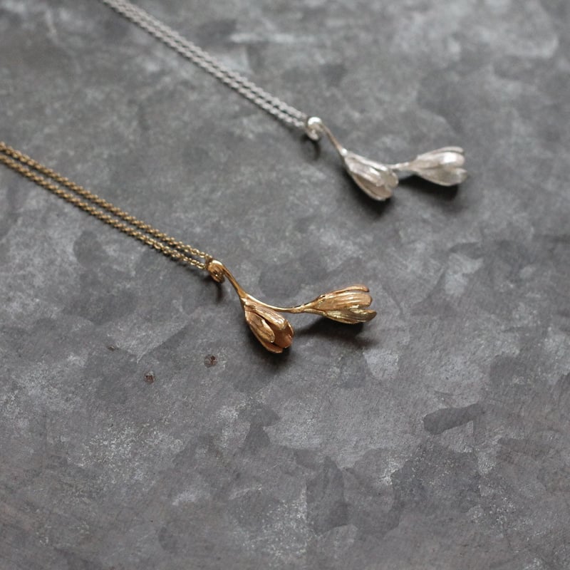 蔦ネックレス　ネックレス K10ホワイトゴールドエメラルドネックレス(RPN189-001)|TSUTSUMI