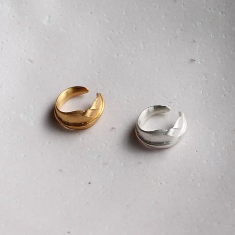 フェザーのイヤーカフ / Feather ear cuff
