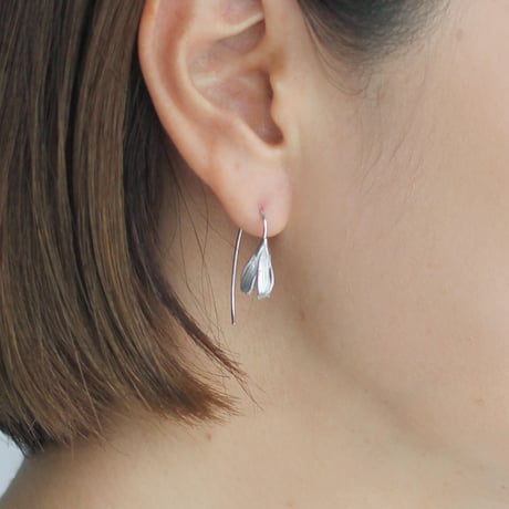 もうすぐひらくつぼみのピアス / Earrings of a flower bud about to bloom
