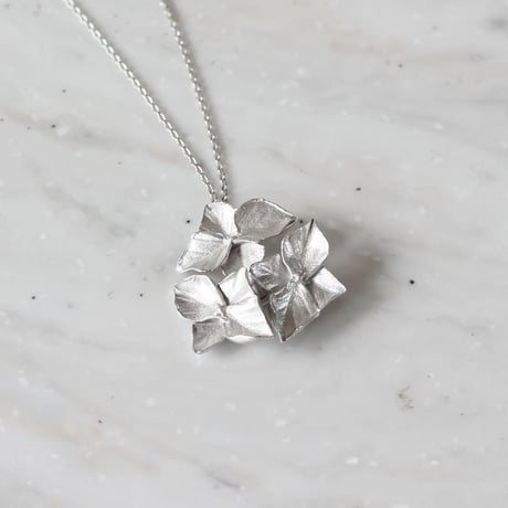 紫陽花のネックレス / Hydrangea necklace