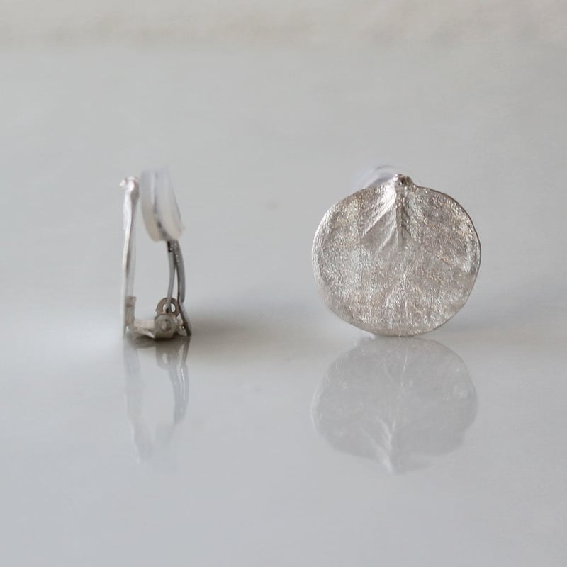 ユーカリのイヤリング / Eucalyptus clip on earrings | atel