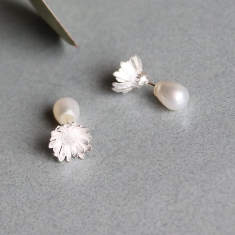ノースポールピアス / North pole earrings