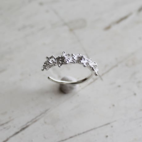 金木犀のイヤーカフ・L size / Osmanthus flowers ear cuff - L size -