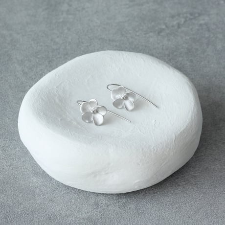 オキザリスのピアス