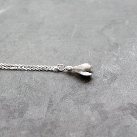 スノードロップのネックレス / Snowdrop necklace