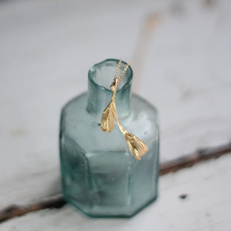 もうすぐひらくつぼみのネックレス / Necklace of a flower buds about to bloom