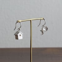 鳥と巣箱のピアス