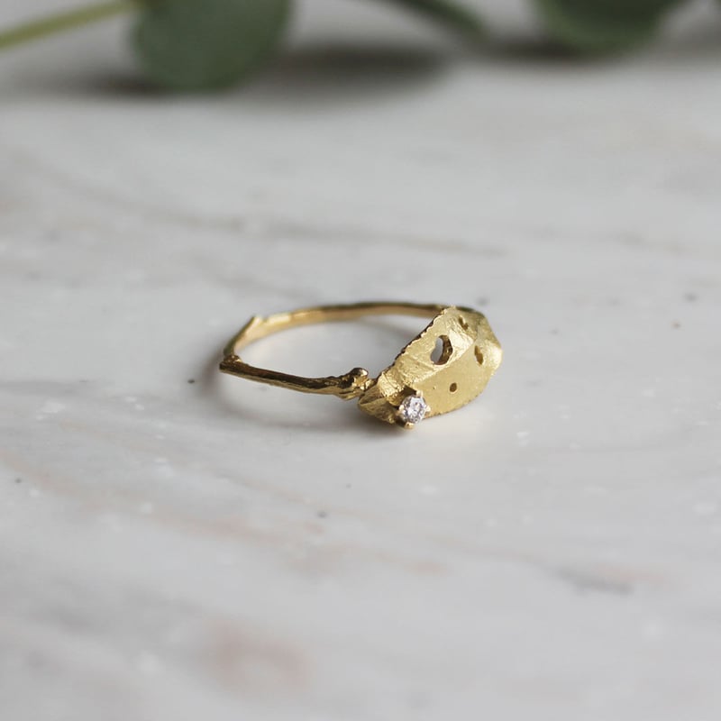 K18 ゴールド リング 葉の彫刻入り 楽天市場】OPEN23周年ポイント3倍 K18 リーフモチーフ バンド