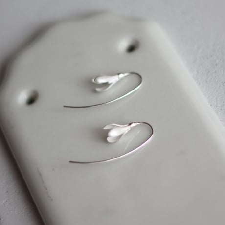 スノードロップのピアス / Snowdrop earrings