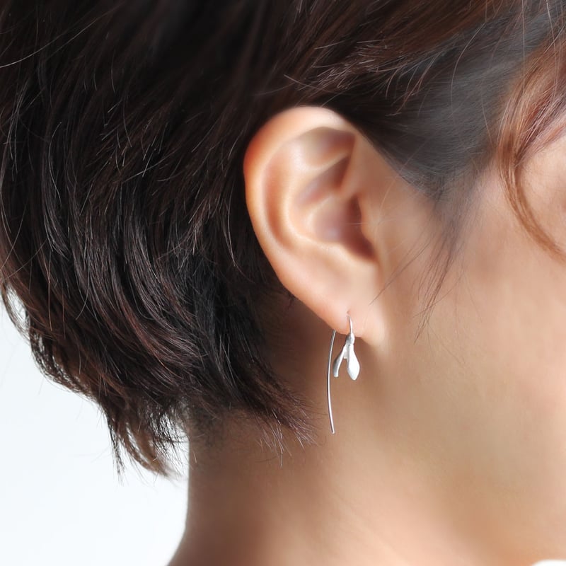 スノードロップのピアス / Snowdrop earrings | atelier mozu
