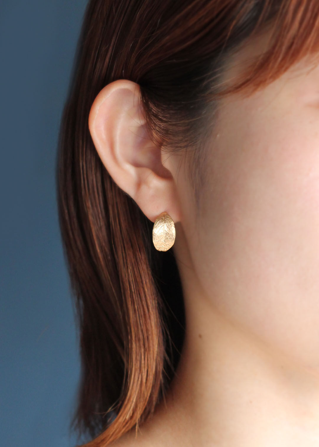 葉っぱとコットンパールのピアス 10mm | atelier mozu