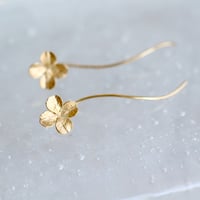 クローバーウェービーピアス / Clover wavy earrings