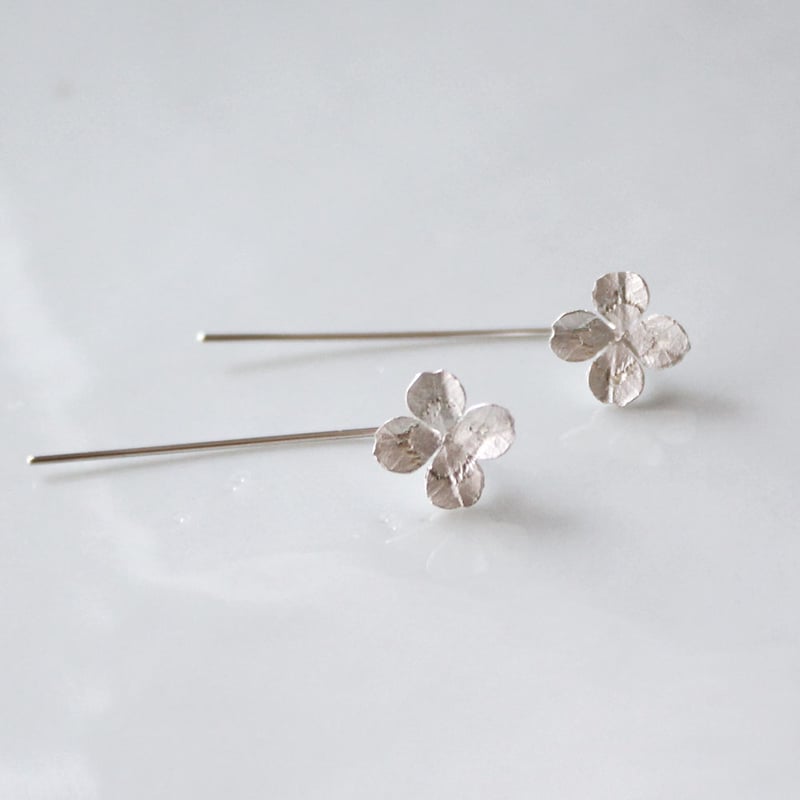 クローバーのピアス | atelier mozu