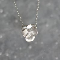 パンジーのネックレス / Pansy necklace