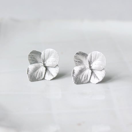 紫陽花のピアス / Hydrangea earrings