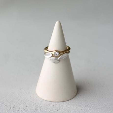 小さなリーフのリング / Small leaf ring