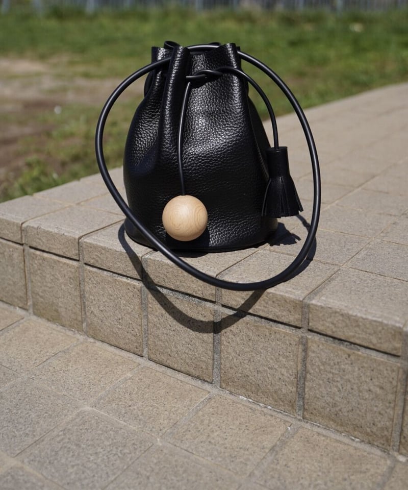 building block / bucket in pebbled