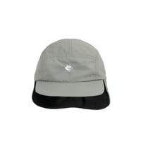 MAGENTA REVERSIBLE FLAT HAT NATURAL / BLACK