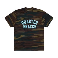 QUARTERSNACKS CAMO ARCH TEE WOODLAND