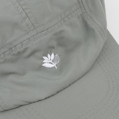 MAGENTA REVERSIBLE FLAT HAT NATURAL / BLACK