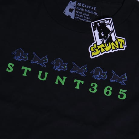 STUNT PIXEL KITTEN TEE BLACK