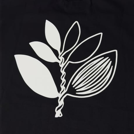 MAGENTA YIN TEE BLACK