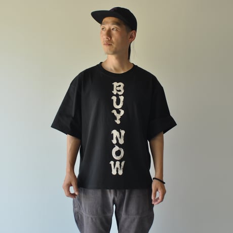 文字ARTプリントTシャツ｜BUY NOW｜ブラック