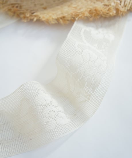 süß (suess) / Straw Hat with Italian Lace