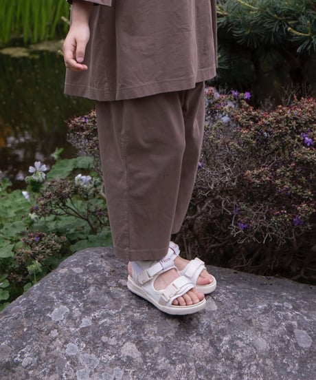Façade / BEEJU CHUNKY SANDALS