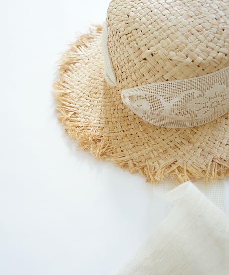 süß (suess) / Straw Hat with Italian Lace