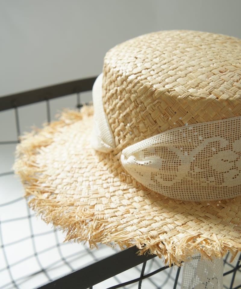 süß (suess) / Straw Hat with Italian Lace | in