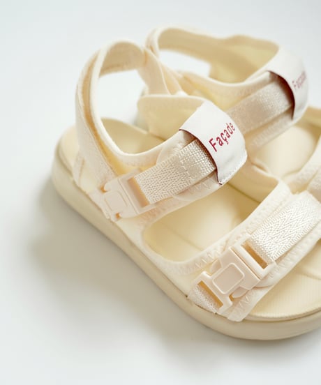 Façade / BEEJU CHUNKY SANDALS
