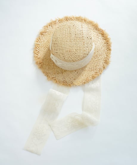 süß (suess) / Straw Hat with Italian Lace