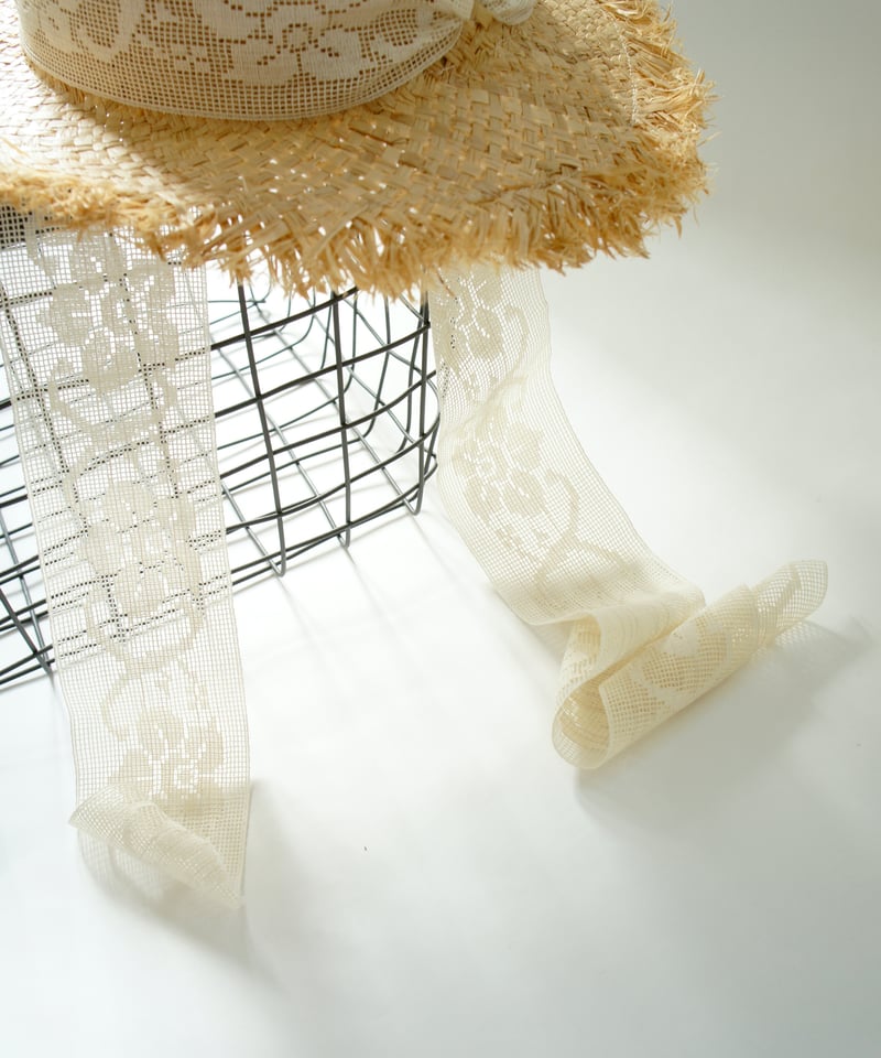 süß (suess) / Straw Hat with Italian Lace | in