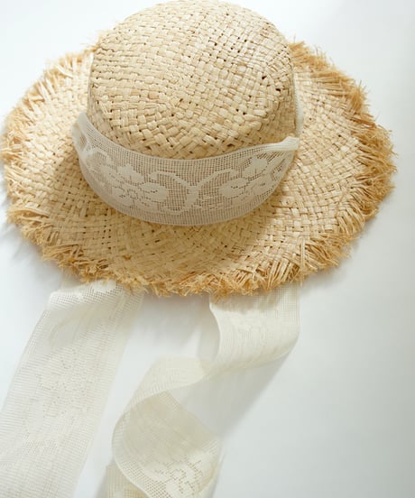 süß (suess) / Straw Hat with Italian Lace
