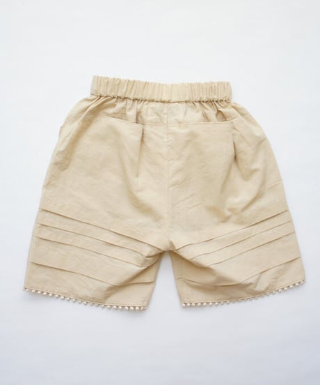 folk made / Tuck Short Pants