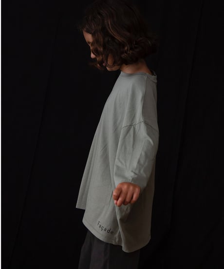 Façade / QUARTER LS TEE
