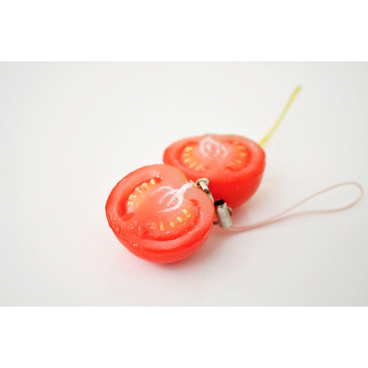 ミニトマト(1/2)ストラップ | IWASAKI Online Shop ミニトマト(1/2)ストラップ | IWASAKI Online Shop
