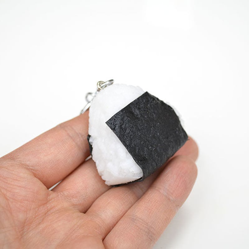 三角おにぎりキーホルダー | IWASAKI Online Shop