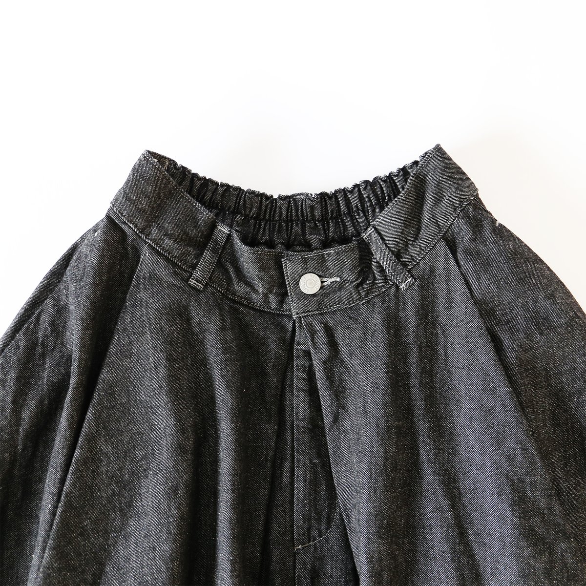 BLACK DENIM CARMEN SKIRT / BLACK ONE WASH ブラックデ
