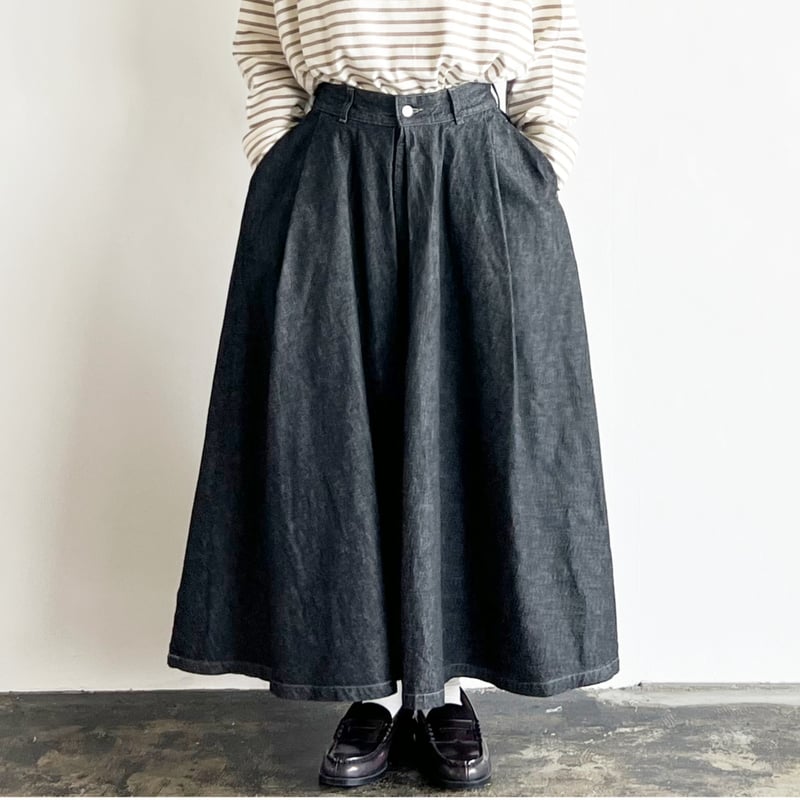 BLACK DENIM CARMEN SKIRT / BLACK ONE WASH ブラックデ